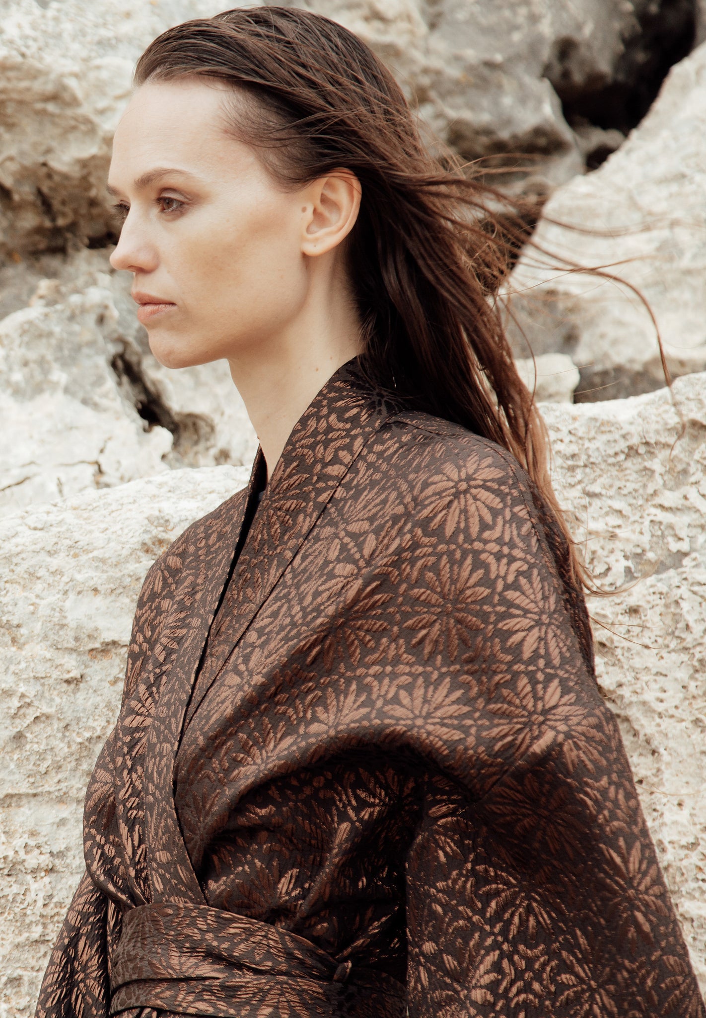 ASTORIA KIMONO WRAP JACKET - Bronze florals