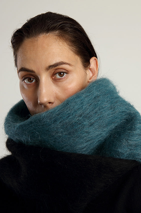 houseofwilow_sustainable_unisex_brand_finnish_design_narrow_scarf_hudson_madeineurope